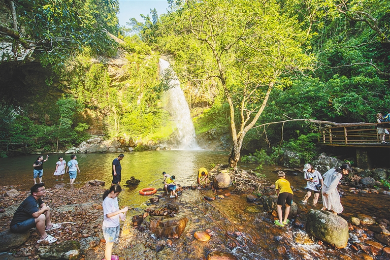 海南多地丰富旅游产品供给 让游客